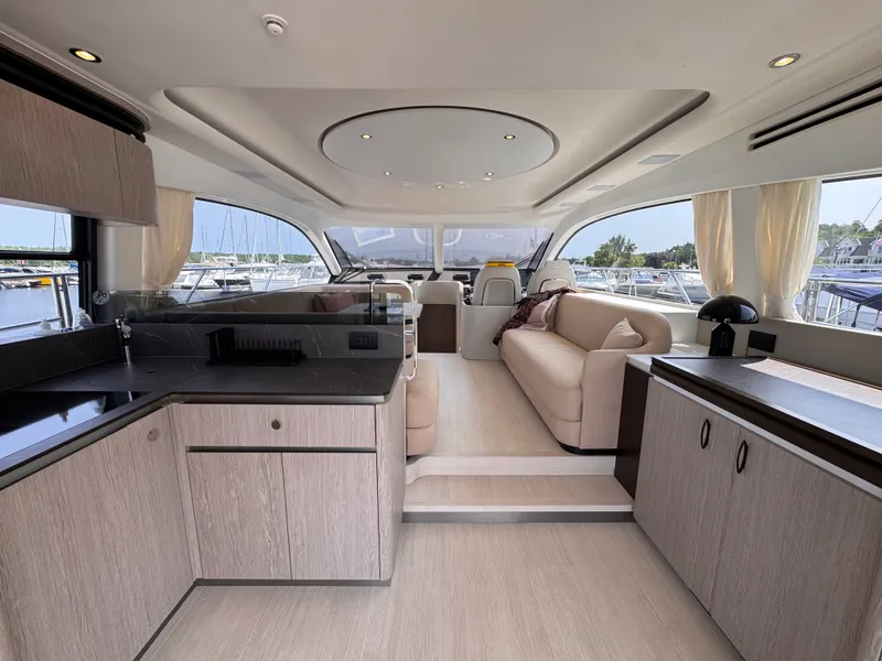 Slide: The Image of Azimut 53 FLY 2025 - 9