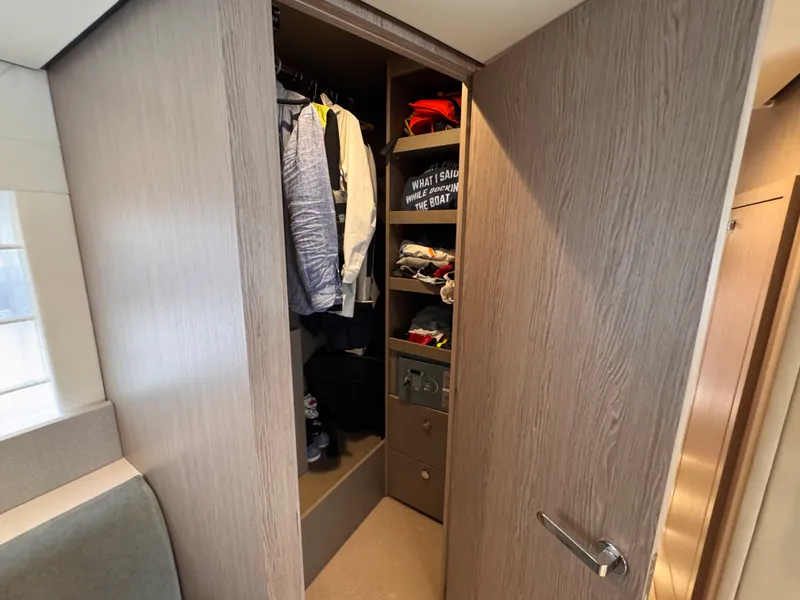 Slide: The Image of Azimut 53 FLY 2025 - 30