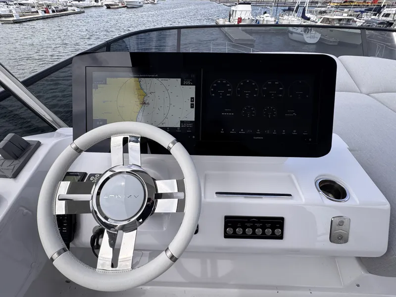 Slide: The Image of Azimut 53 FLY 2025 - 24
