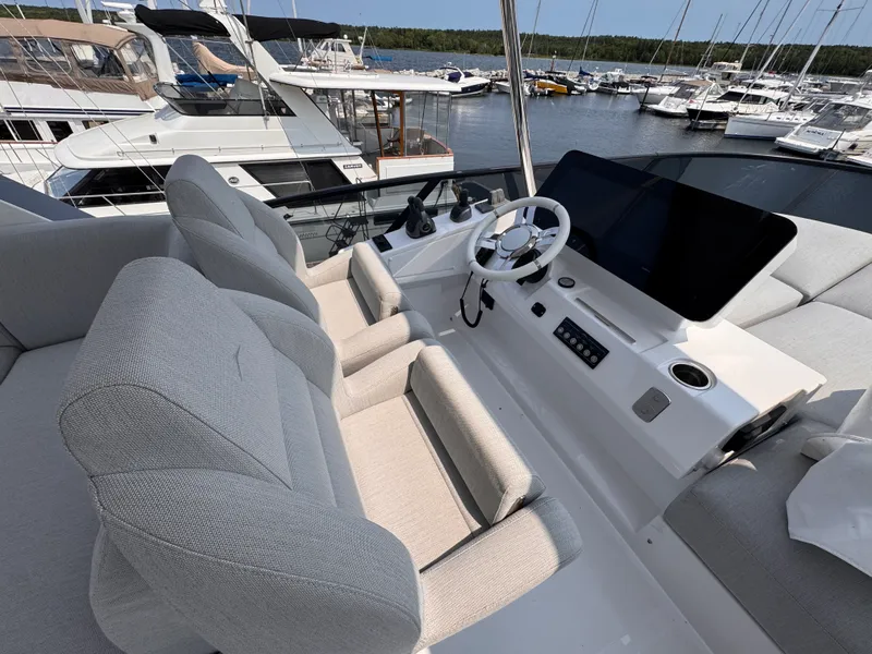 Slide: The Image of Azimut 53 FLY 2025 - 53