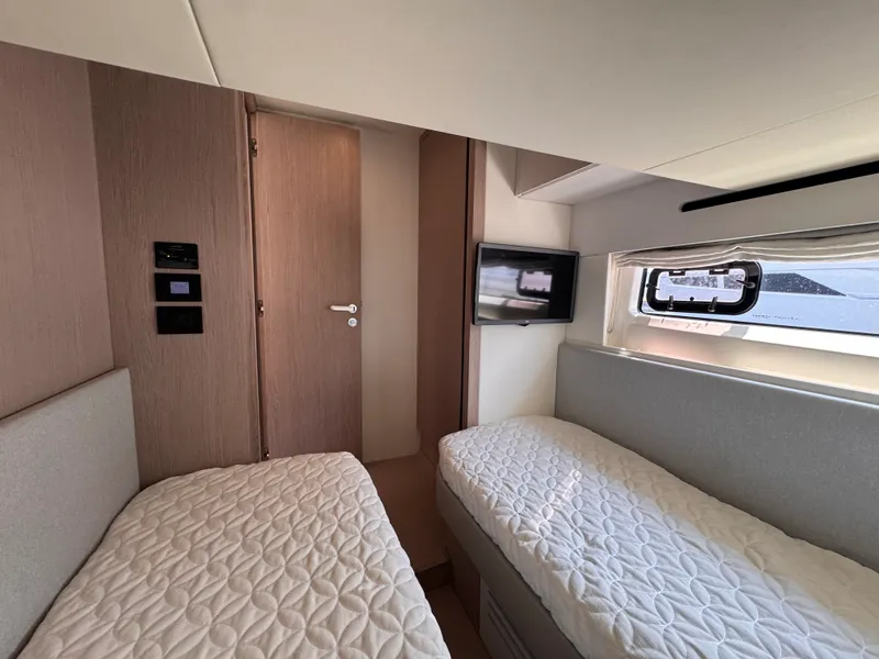 Slide: The Image of Azimut 53 FLY 2025 - 48