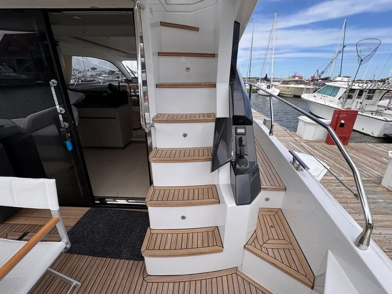 Slide: The Image of Azimut 53 FLY 2025 - 15