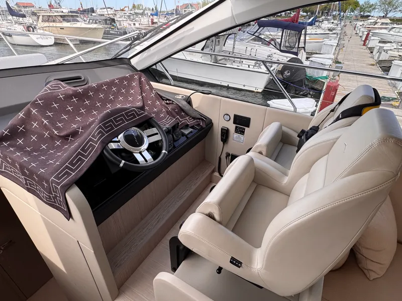 Slide: The Image of Azimut 53 FLY 2025 - 52