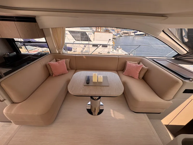 Slide: The Image of Azimut 53 FLY 2025 - 16