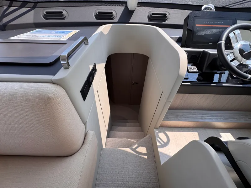 Slide: The Image of Azimut 53 FLY 2025 - 22