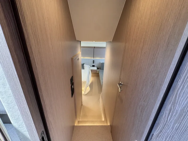 Slide: The Image of Azimut 53 FLY 2025 - 25