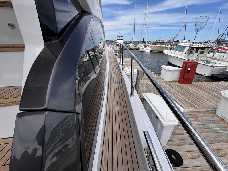 Slide: The Image of Azimut 53 FLY 2025 - 10