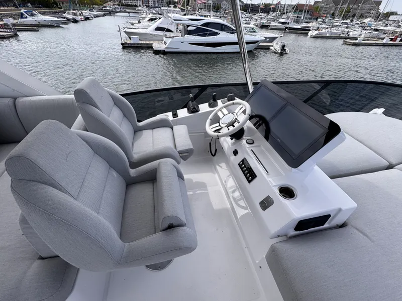 Slide: The Image of Azimut 53 FLY 2025 - 20