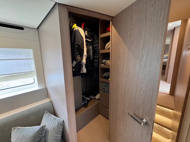 Slide: The Image of Azimut 53 FLY 2025 - 70