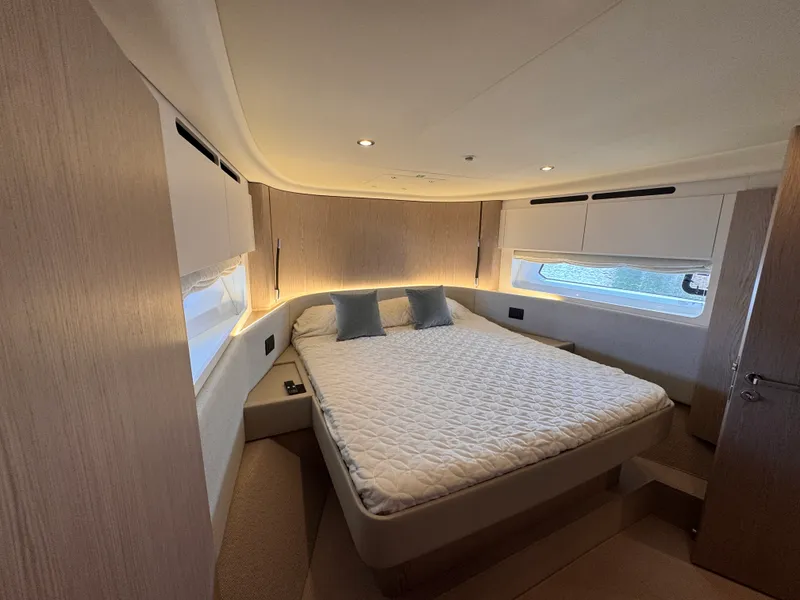 Slide: The Image of Azimut 53 FLY 2025 - 36