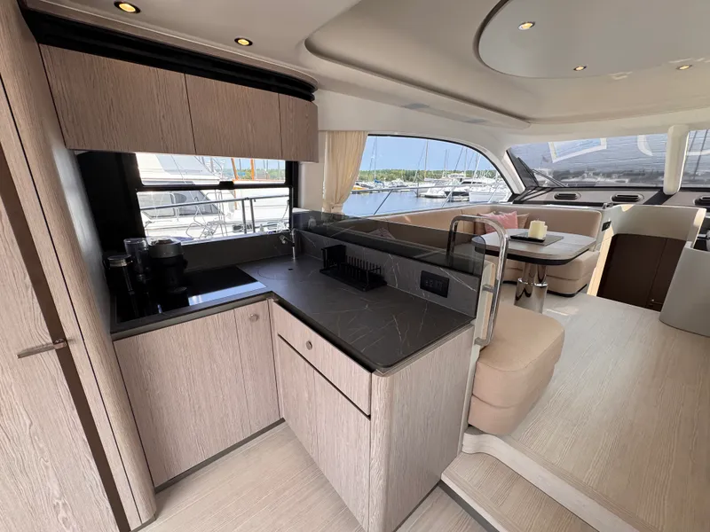Slide: The Image of Azimut 53 FLY 2025 - 10