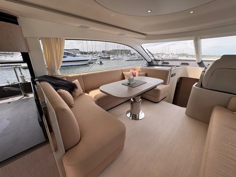 Slide: The Image of Azimut 53 FLY 2025 - 43