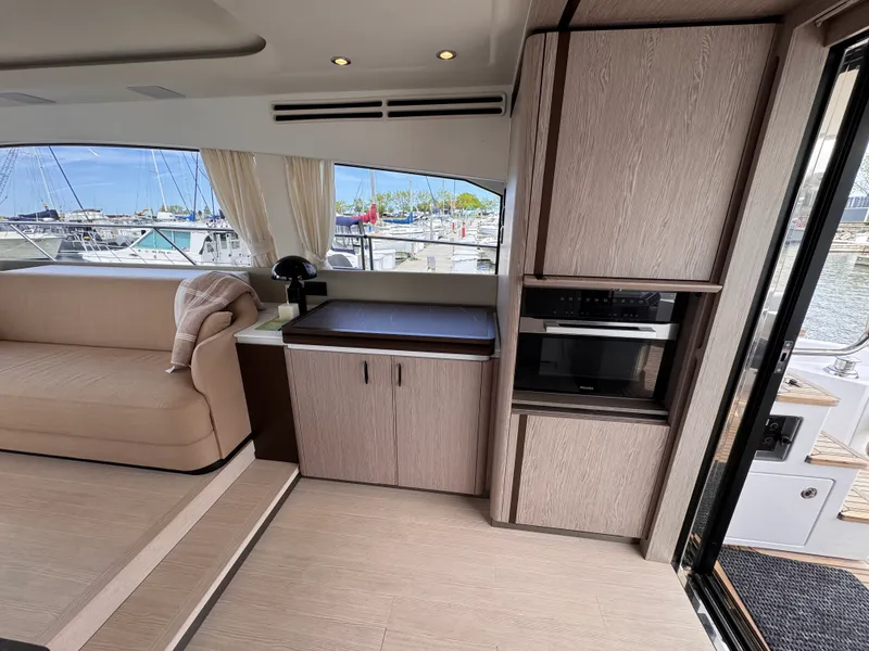 Slide: The Image of Azimut 53 FLY 2025 - 39