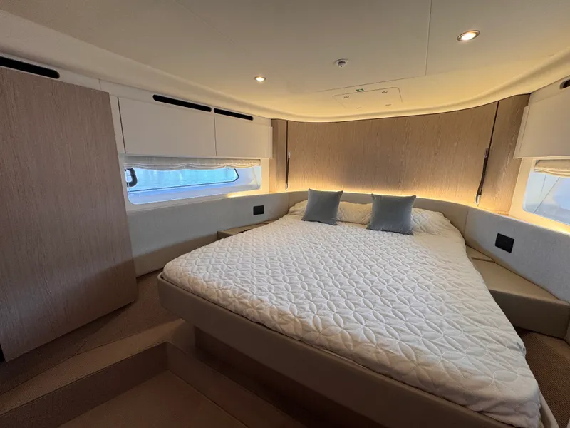 Slide: The Image of Azimut 53 FLY 2025 - 38