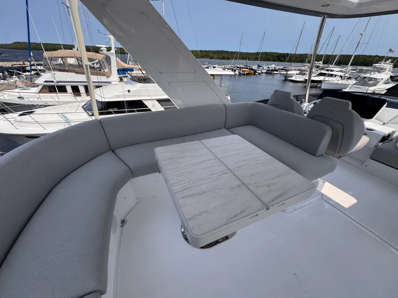 Slide: The Image of Azimut 53 FLY 2025 - 52