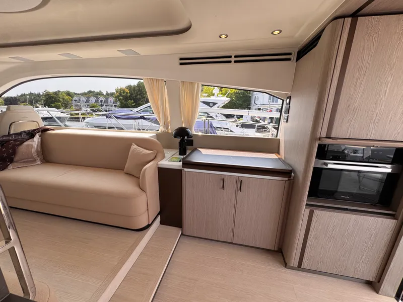 Slide: The Image of Azimut 53 FLY 2025 - 11
