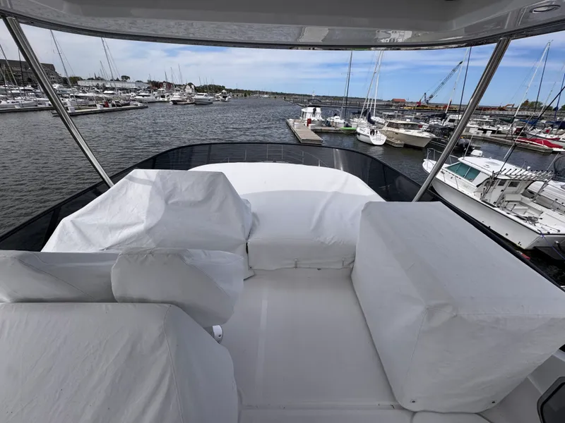 Slide: The Image of Azimut 53 FLY 2025 - 17