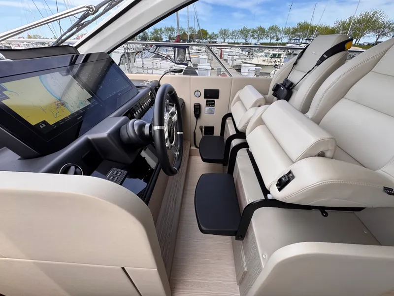 Slide: The Image of Azimut 53 FLY 2025 - 56