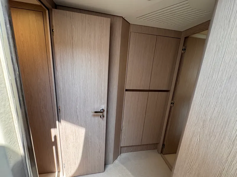 Slide: The Image of Azimut 53 FLY 2025 - 23