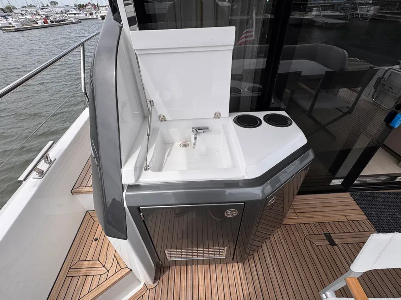 Slide: The Image of Azimut 53 FLY 2025 - 9