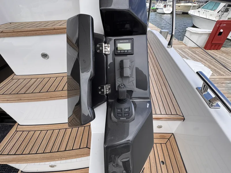 Slide: The Image of Azimut 53 FLY 2025 - 16