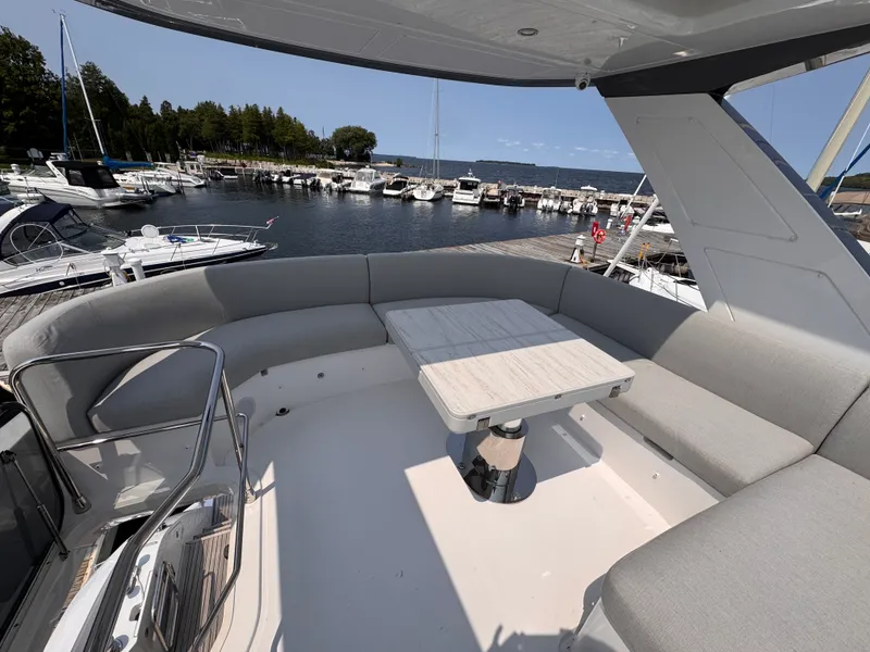 Slide: The Image of Azimut 53 FLY 2025 - 49