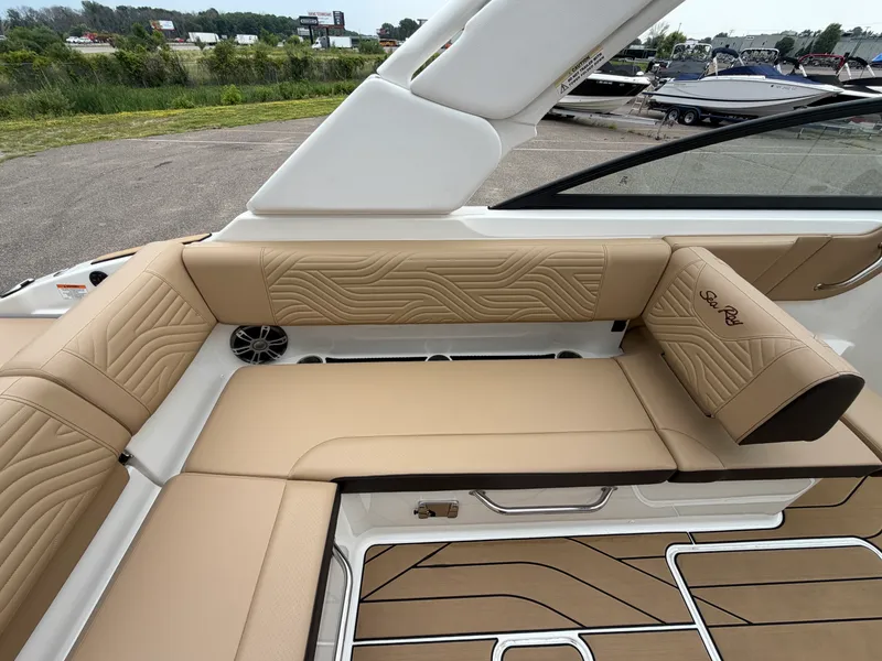 Slide: The Image of Sea Ray SDX 250 Surf 2025 - 22
