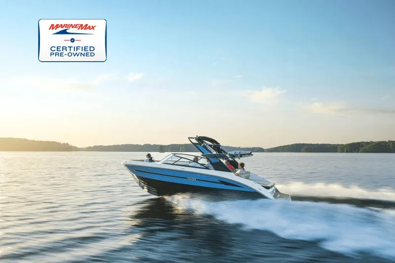 Slide: The Image of Sea Ray SDX 250 Surf 2025 - 0