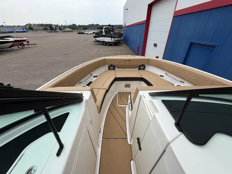 Slide: The Image of Sea Ray SDX 250 Surf 2025 - 43