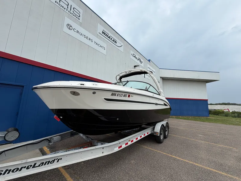 Slide: The Image of Sea Ray SDX 250 Surf 2025 - 3