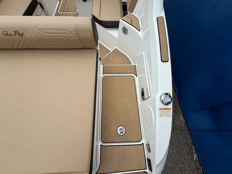 Slide: The Image of Sea Ray SDX 250 Surf 2025 - 10