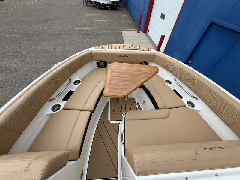 Slide: The Image of Sea Ray SDX 250 Surf 2025 - 45