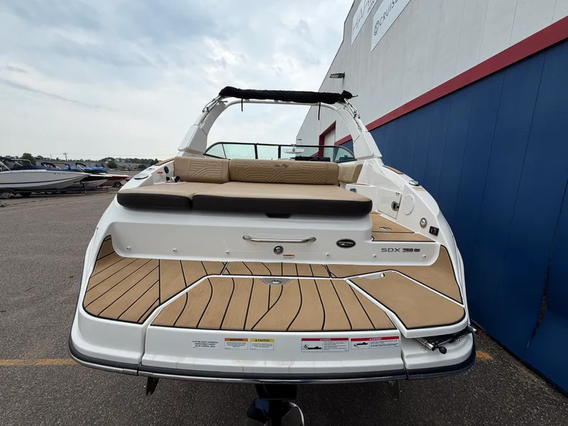 Slide: The Image of Sea Ray SDX 250 Surf 2025 - 6