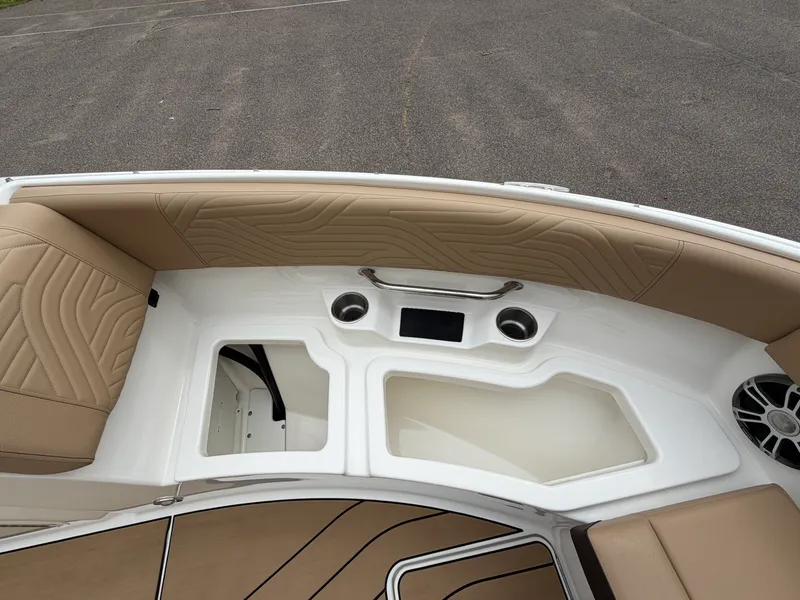 Slide: The Image of Sea Ray SDX 250 Surf 2025 - 48