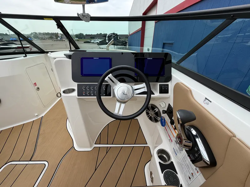 Slide: The Image of Sea Ray SDX 250 Surf 2025 - 39