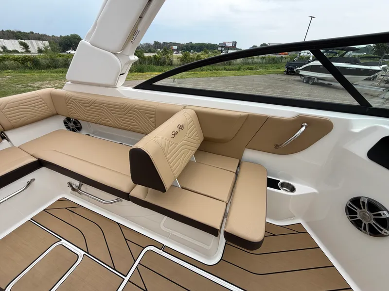 Slide: The Image of Sea Ray SDX 250 Surf 2025 - 25