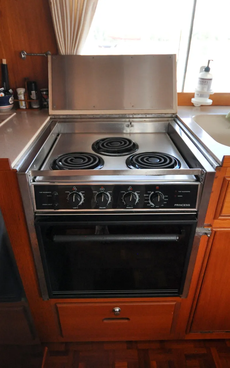 Slide: The Image of Grand Banks Heritage Europa 52 2000 - 52