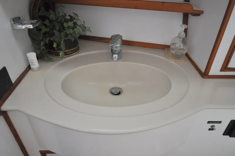 Slide: The Image of Grand Banks Heritage Europa 52 2000 - 81