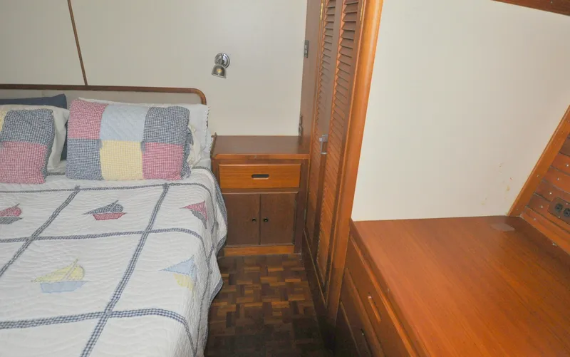 Slide: The Image of Grand Banks Heritage Europa 52 2000 - 84