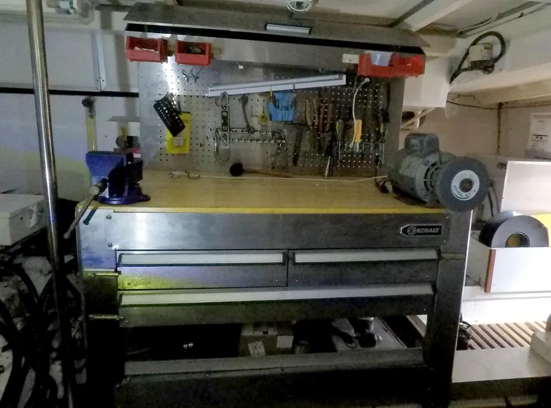 Slide: The Image of Grand Banks Heritage Europa 52 2000 - 96