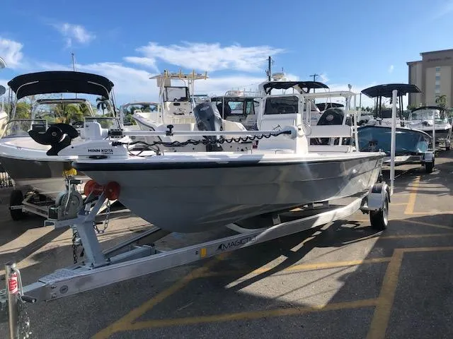 The Image of Piranha Alem F2000 boat 2022 on trailer outdoors. - 1