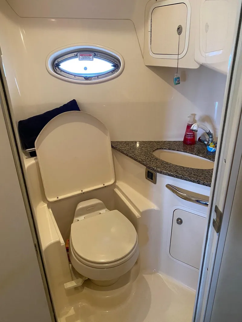 Slide: The Image of Sea Ray 44 Sundancer 2006 - 63