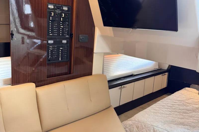 Slide: The Image of Regal 32 Express 2015 - 44