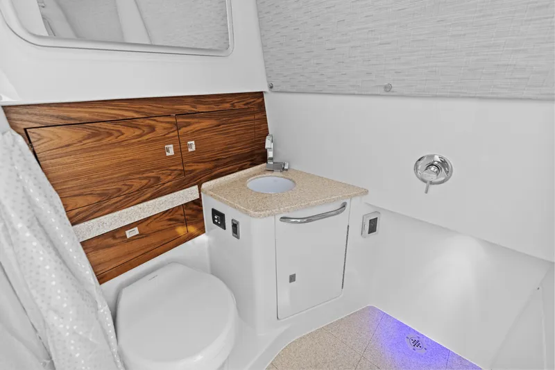 Slide: The Image of Boston Whaler 420 Outrage 2026 - 44