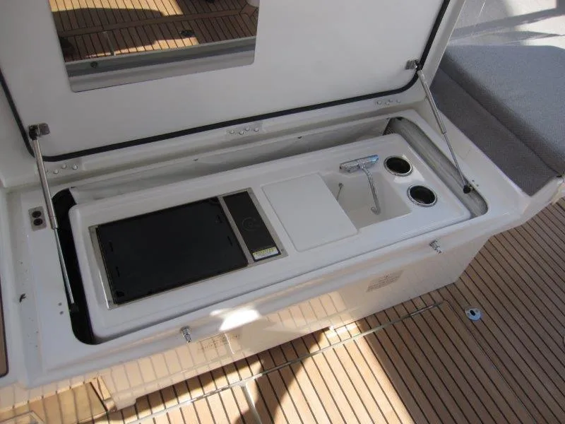 Slide: The Image of Jeanneau 60 2024 - 56