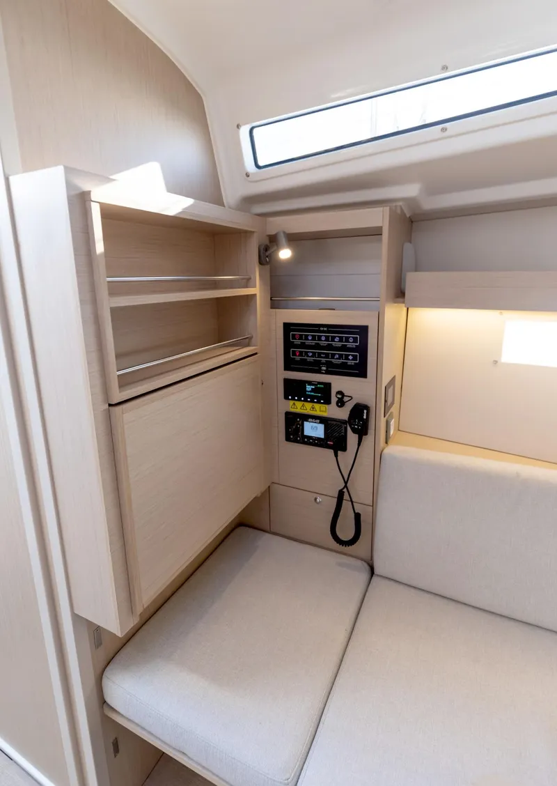 Slide: The Image of 2022 Beneteau Oceanis 34.1 - Instrument station - 11