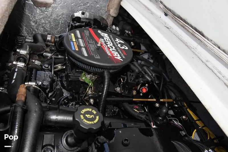 Slide: The Image of 2003 Crownline 180BR for sale in Lyons, IL - 53