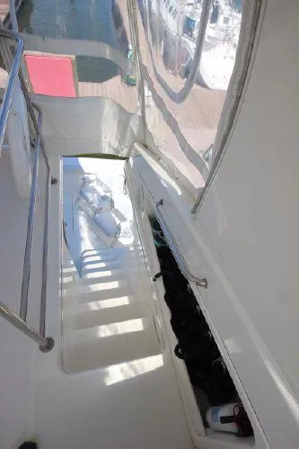 Slide: The Image of Interior view of 2001 Silverton 42 Convertible yacht. - 21