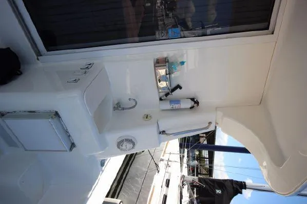 Slide: The Image of Interior of 2001 Silverton 42 Convertible yacht. - 26