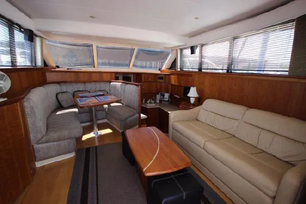 Slide: The Image of Interior of 2001 Silverton 42 Convertible yacht. - 29